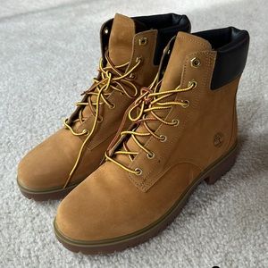 NWOT timberland boots
